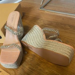 Clear/Nude Pat Croc 🐊 Heels